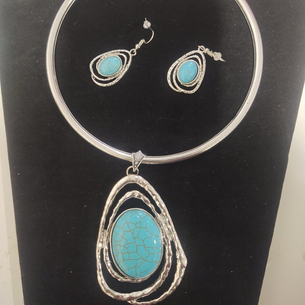Turquoise Necklace Set